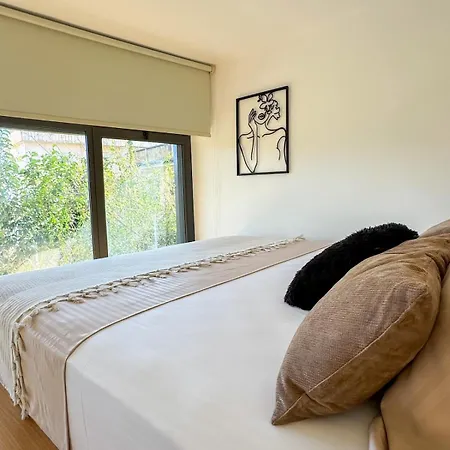 51 Sunny Deluxe Apartment