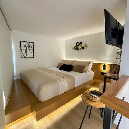 51 Sunny Deluxe Apartment *
