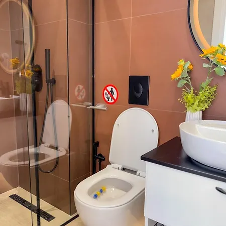 51 Sunny Deluxe Sarande