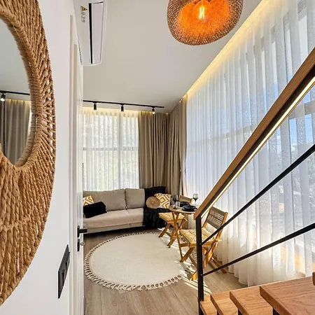 51 Sunny Deluxe Apartment